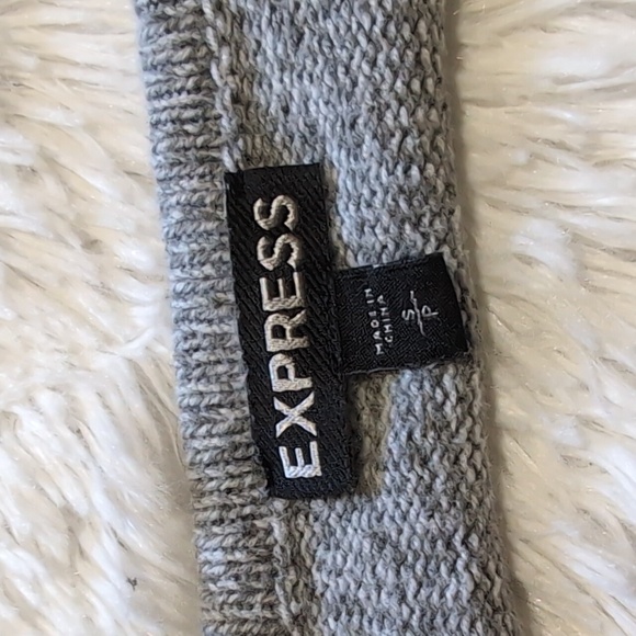 Express Grey Cutout Shredded Back Oversized Sweater Size Small - Picture 6 of 9